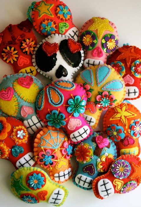 calaveritas de fieltro