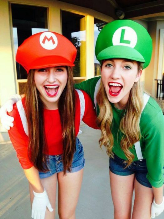 chicas disfrazadas de mario bros 