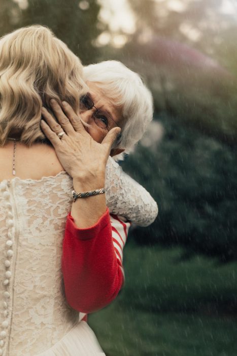 abuela llorando 