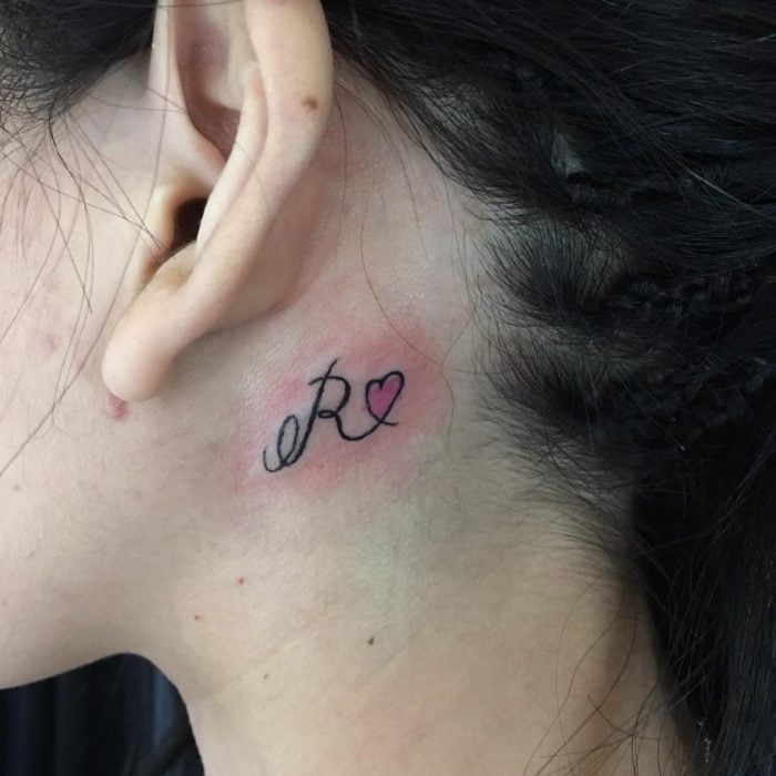 Tatuajes con iniciales que puedes hacerte con tu pareja 