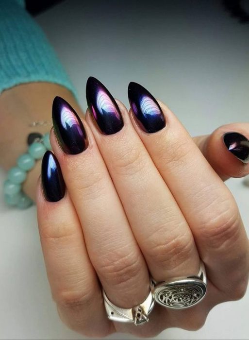 uñas cromadas holograficas