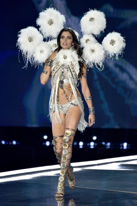 Mejores atuendos del desfile de Victoria Secret 2017