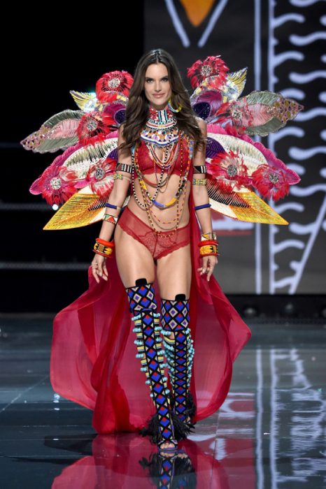 Mejores atuendos del desfile de Victoria Secret 2017