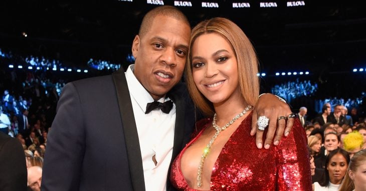 Jay z y Beyoncé sentados durante una entrega de premios 