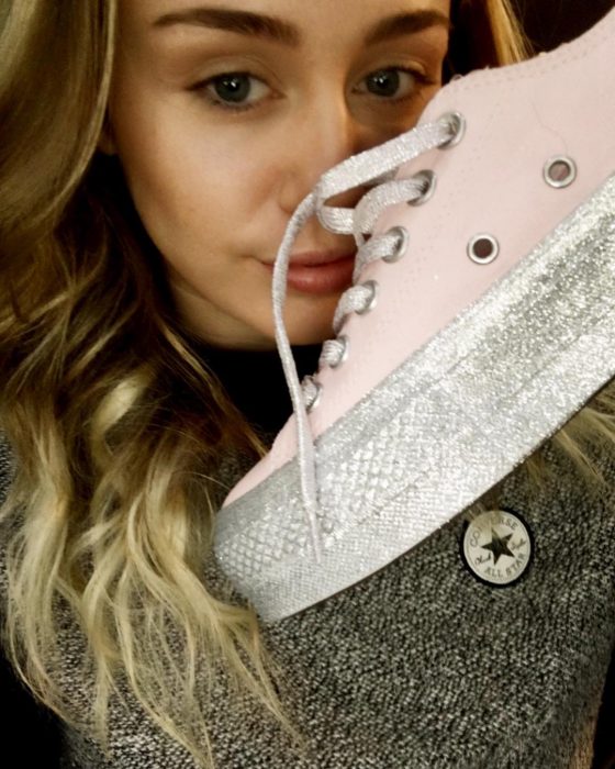 miley cyrus y converse