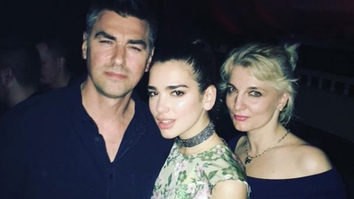 dua lipa y sus padres