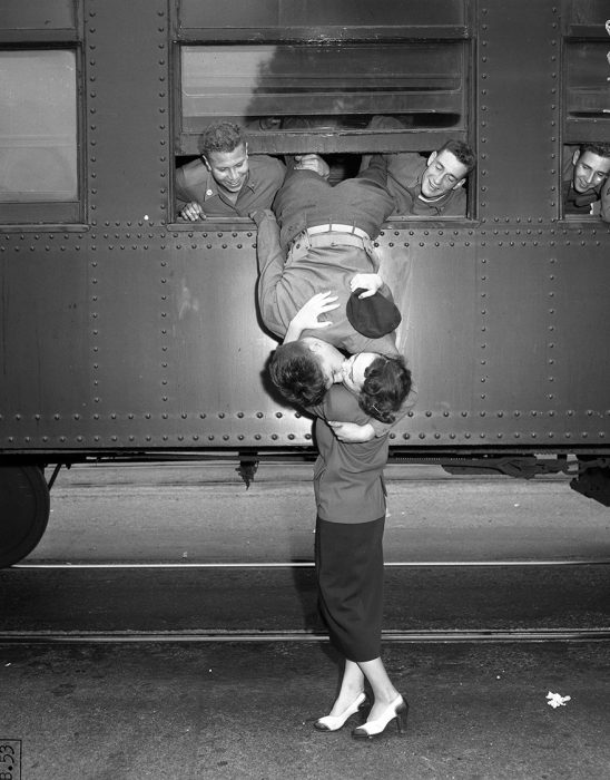 Beso de despedida, guerra de corea l.a. 1950