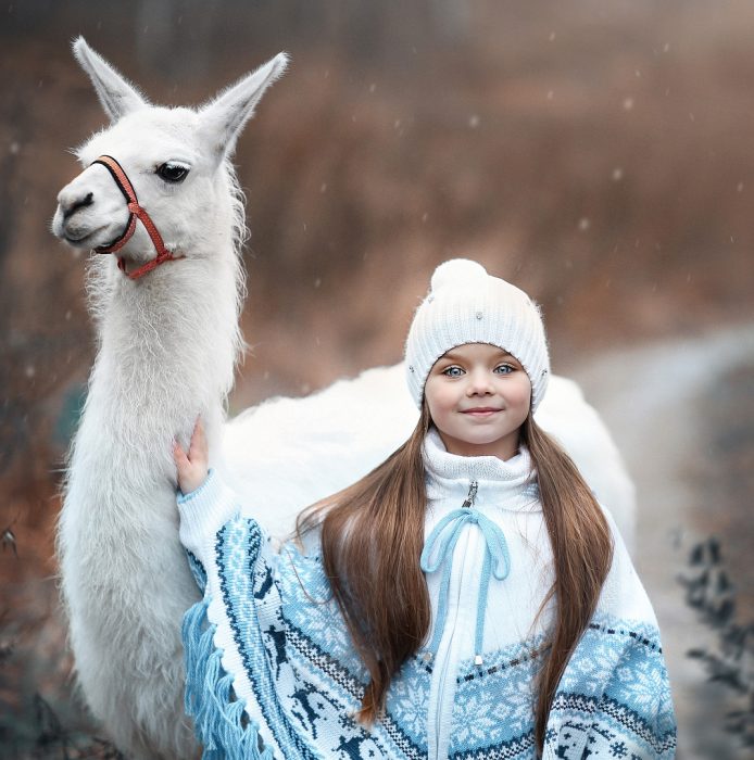 Niña que parece muñeca