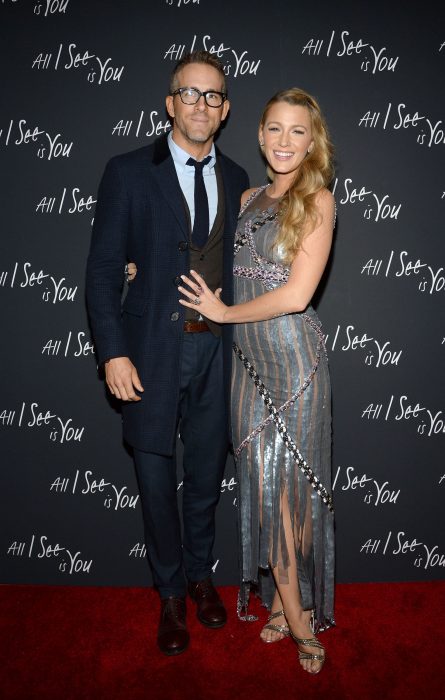 Blake Lively y Ryan Reynolds en la alfombra roja de all i see is you