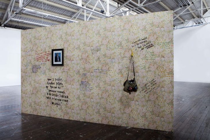 Muro donde las personas pueden compartir las historias de abuso que han sufrido 