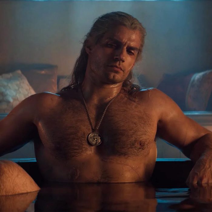 Henry Cavill The Witcher en la bañera