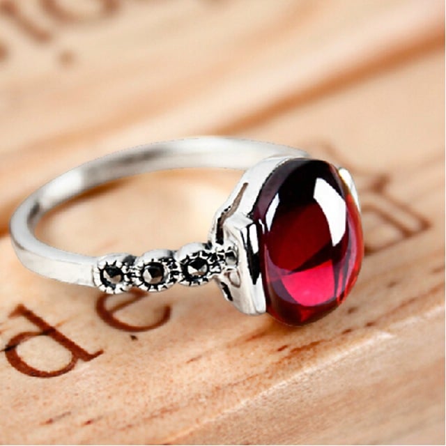 anillo de ruby