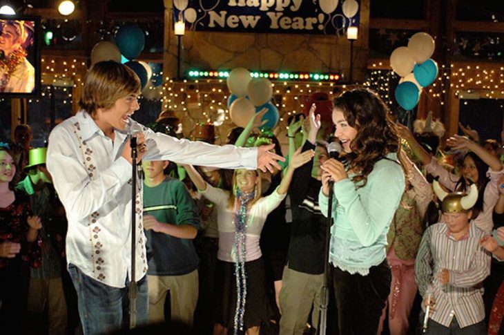 Troy y Gabriella de Disney channel en la fiesta de año nuevo 