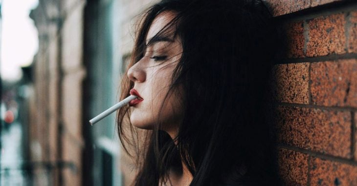 La soledad es igual que fumar 15 cigarrillos al día, de acuerdo a un estudio