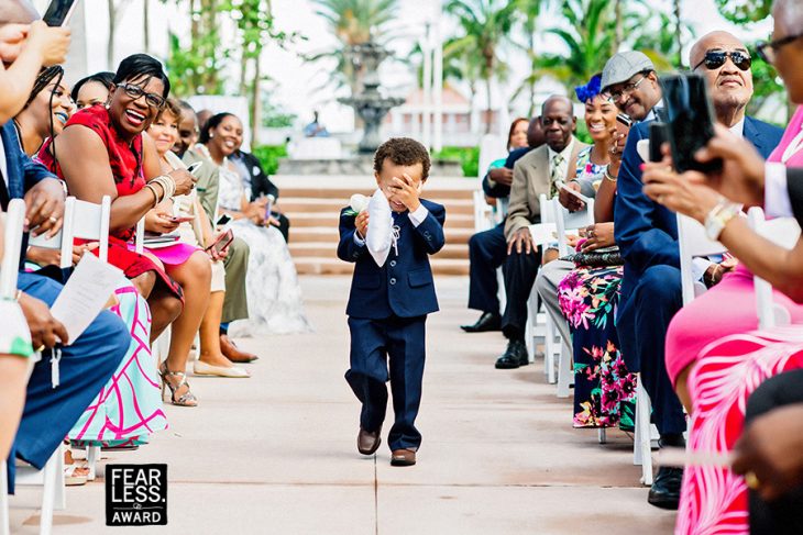 niño llorando al caminar 