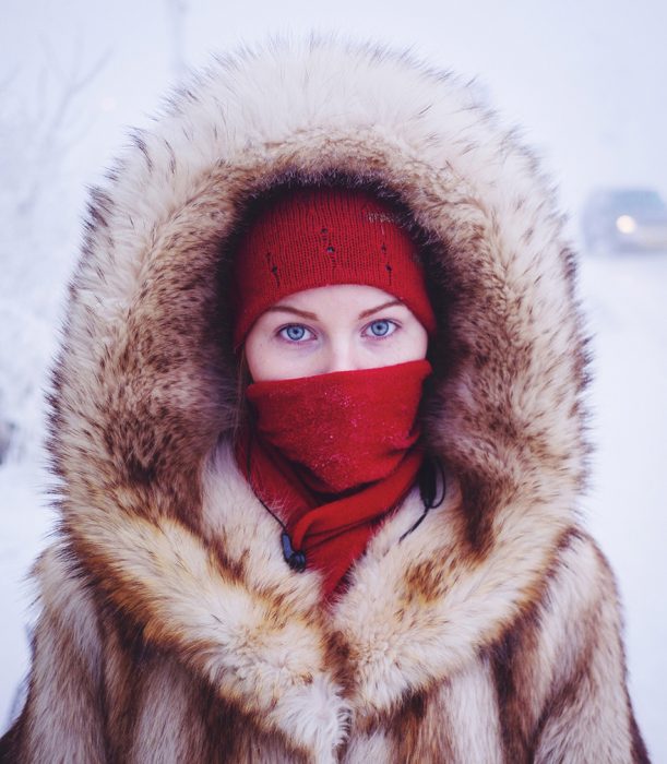 chica con gorro