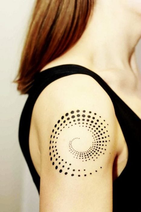 Tatuajes en espiral inspirados en símbolos celtas