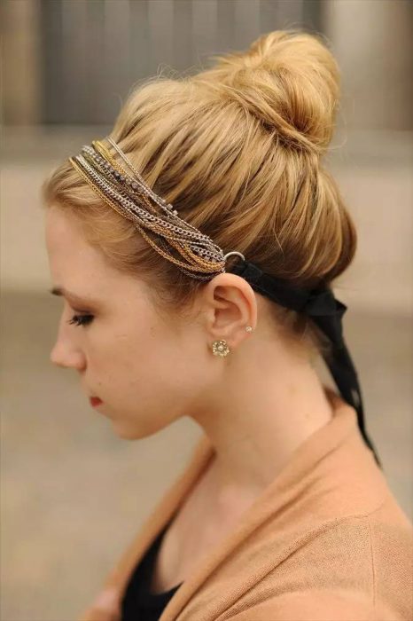 Accesorio para el cabello en forma diadema de cadenas