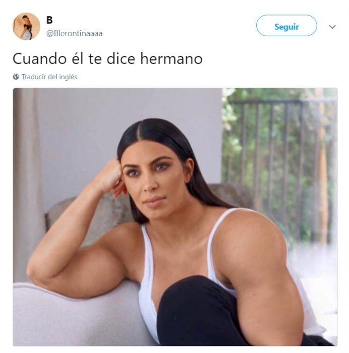 Memes de twitter sobre el rostro de kim kardashian con músculos grandes 