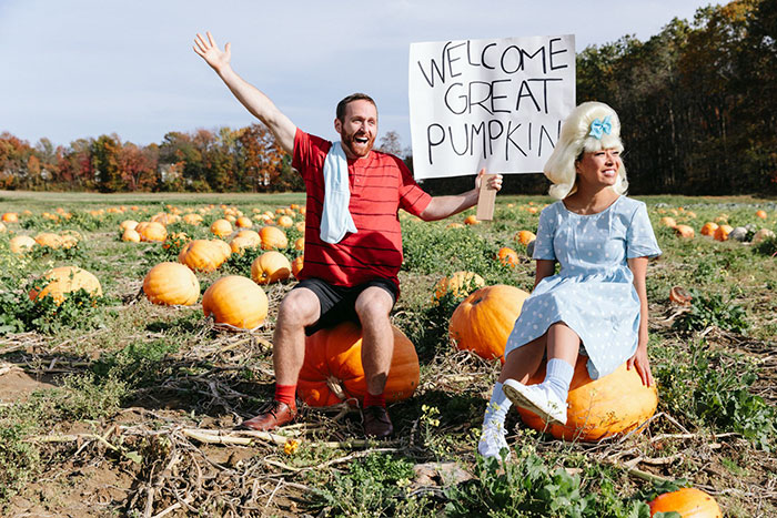 Linus and Sally from “It’s The Great Pumpkin, Charlie Brown” pareja de actores comprometidos