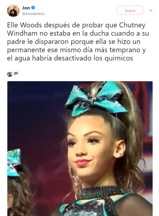 Meme en twitter de chica porrista con rostro engreído 