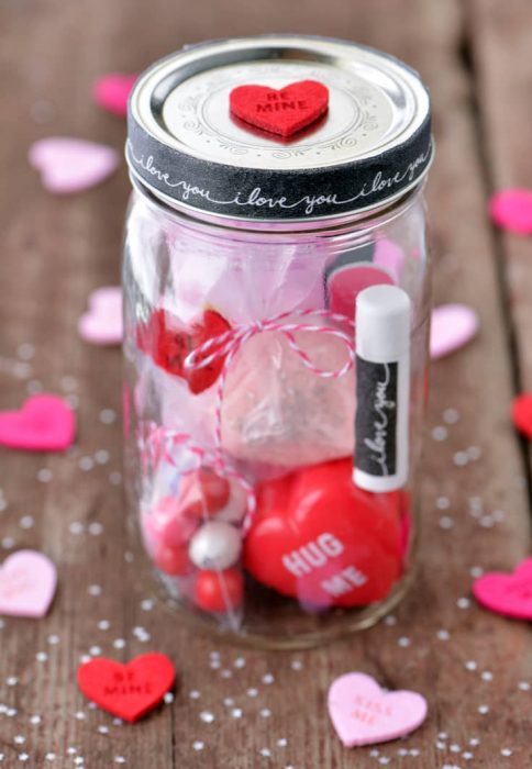 Tarro mason jar con pequeños accesorios 