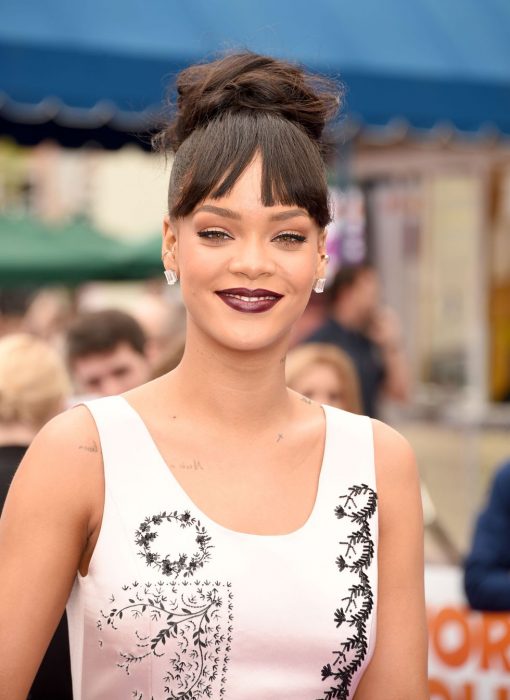 rihanna recogido y fleco