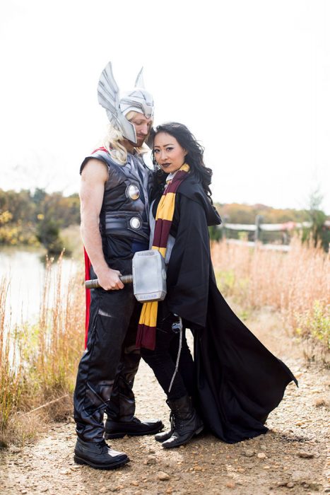 Thor and Harry Potter pareja de actores sesion de compromiso cosplay