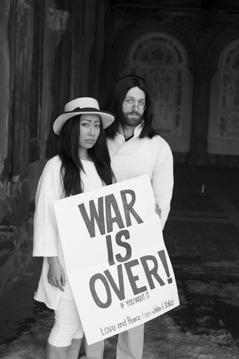 Yoko Ono and John Lennon pareja de actores cosplay