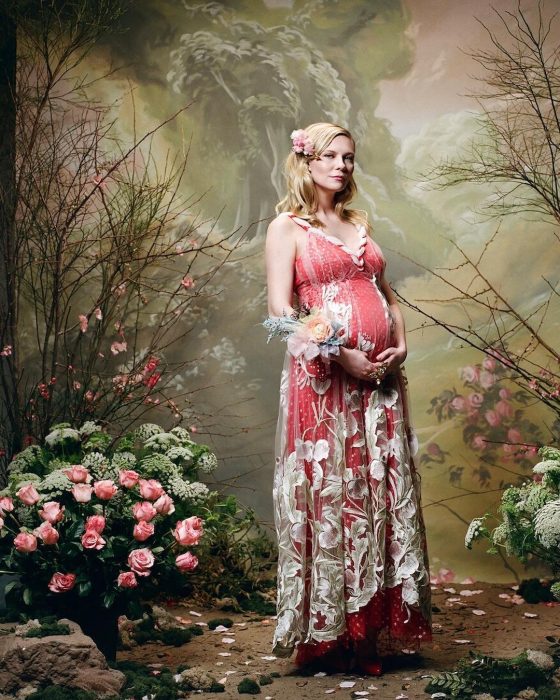 kirsten dunst embarazada posando para Rodarte