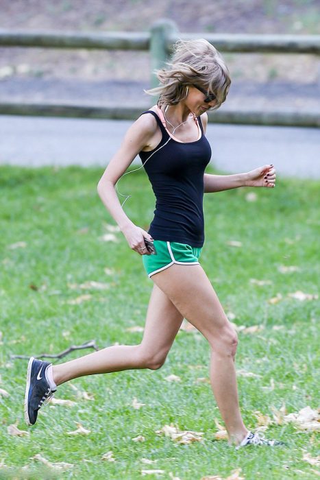 taylor swift corriendo