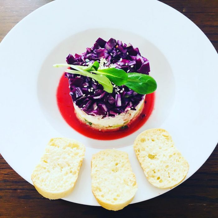 Postre con lavanda pan y queso