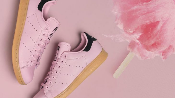 Tenis adidas stan smith de color rosa con negro 