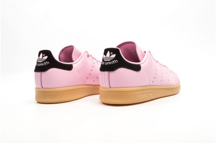 Tenis adidas stan smith de color rosa con negro 