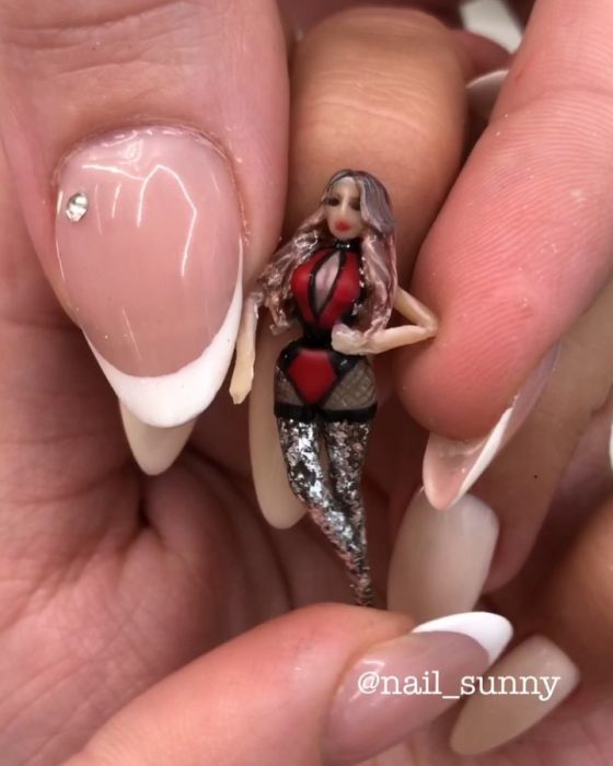 Uñas en 3D Creadas por el salón de belleza nail sunny en forma de la cantante jennifer lopez