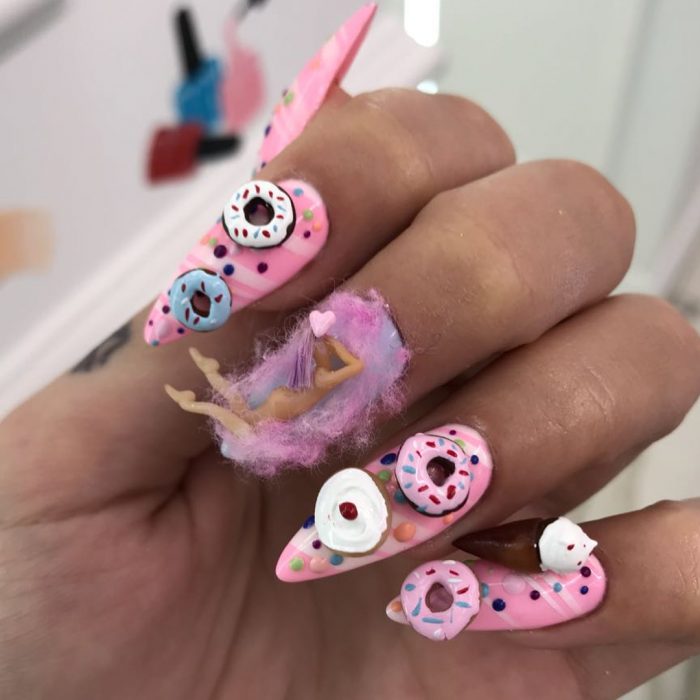 Uñas en 3D Creadas por el salón de belleza nail sunny en forma de Katy Perry 