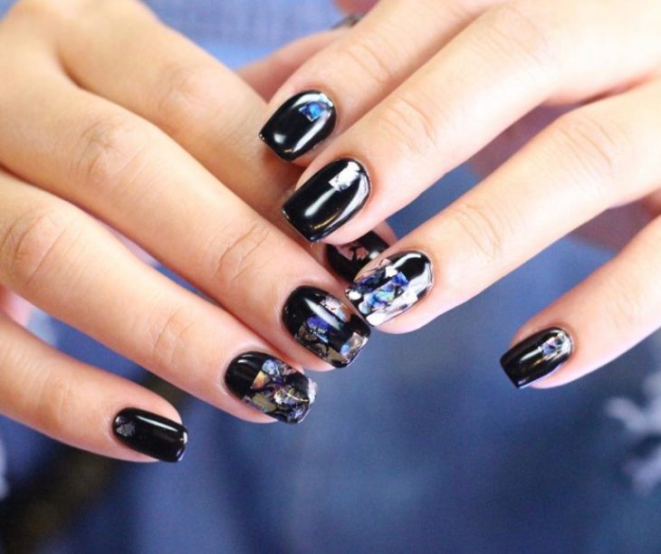 Uñas de vidrio que lucen como diamantes en color negro 