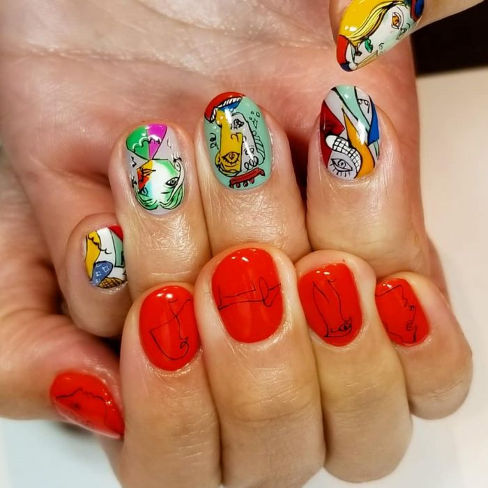 Uñas dibujadas con un cuadro de Picasso 