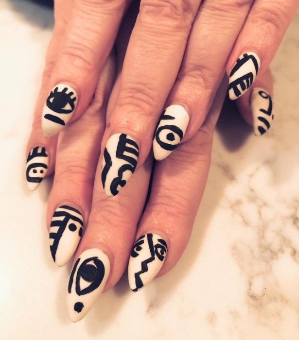 Uñas dibujadas con un cuadro de Picasso 