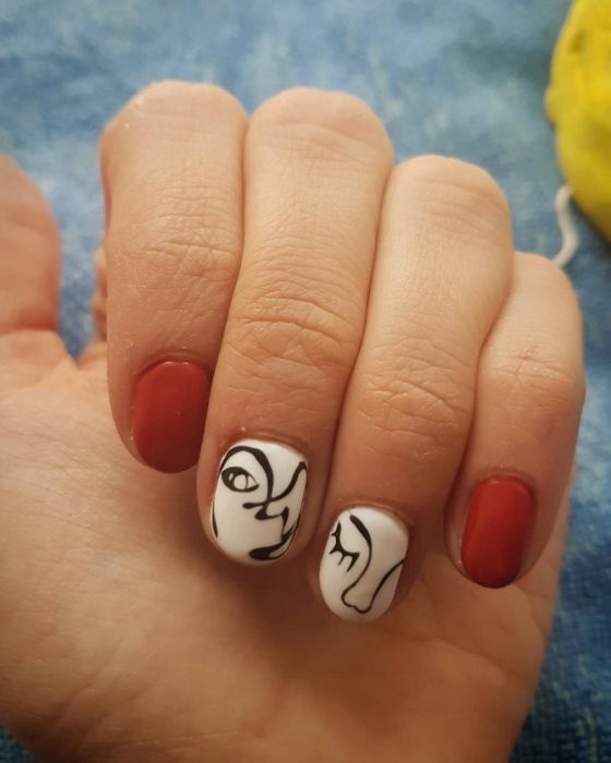 Uñas dibujadas con un cuadro de Picasso 