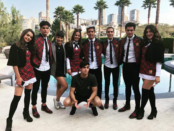 Chicos en la presentación oficial de la novela Like la leyenda, un remake de Rebelde 