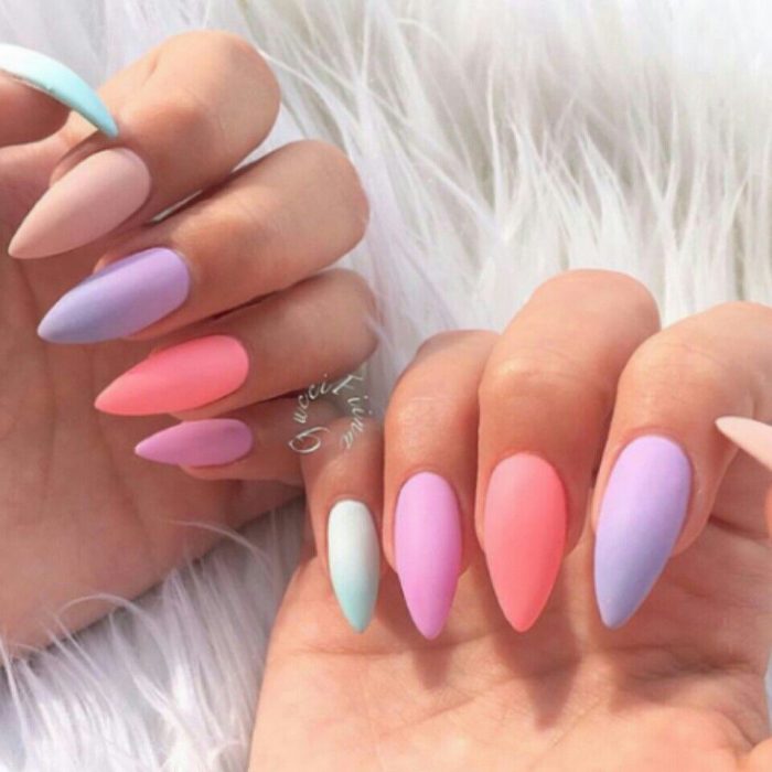 uñas color pastel