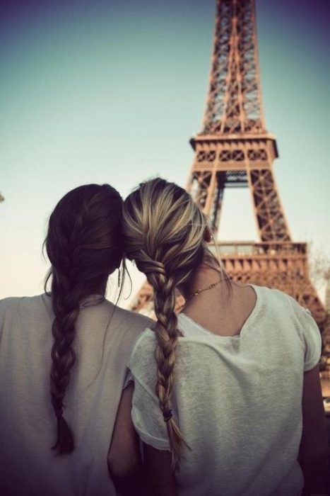 amigas en paris