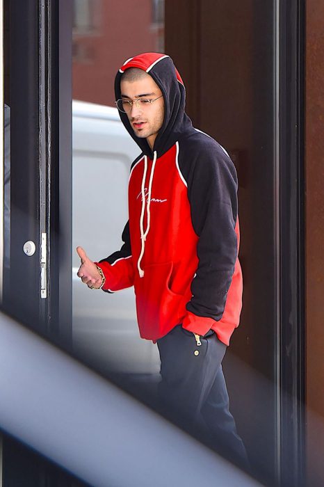 zayn malik saliendo del depa de gigi