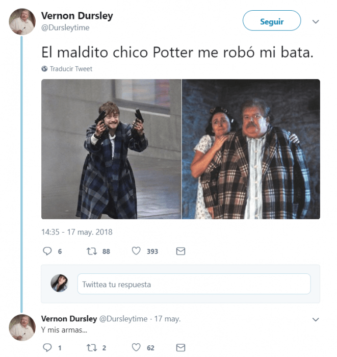 captura de pantalla twitter hombre con bata y pistolas