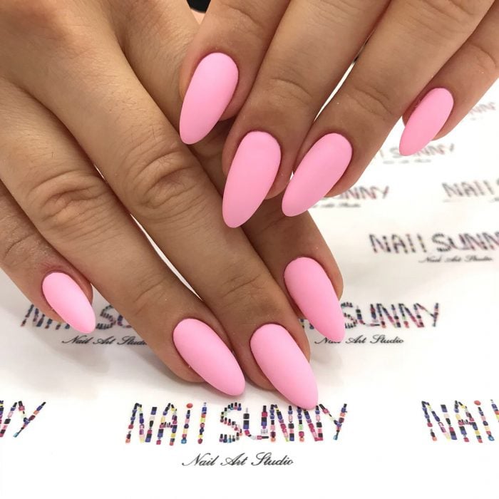 Uñas color rosa creadas por nails sunny 