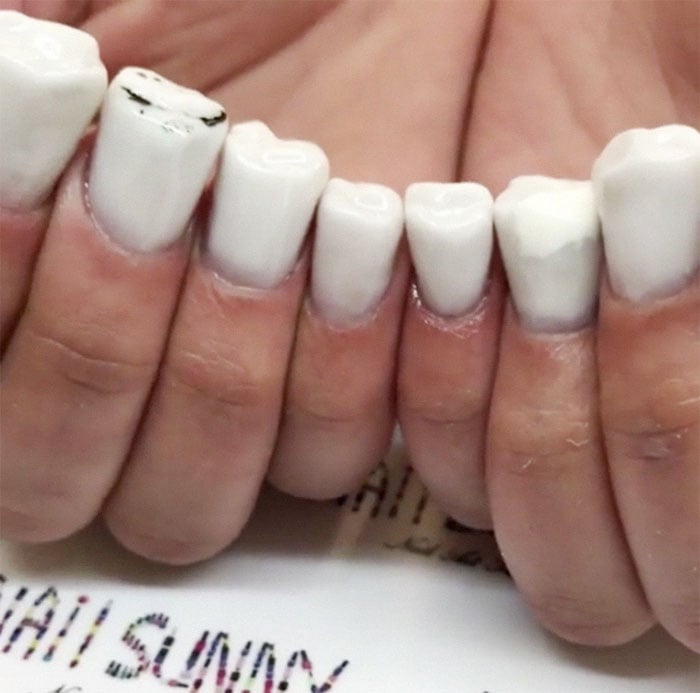 Uñas de dientes y muelas creadas por nail sunny 