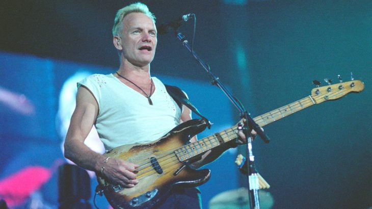 hombre tocando la guitarra