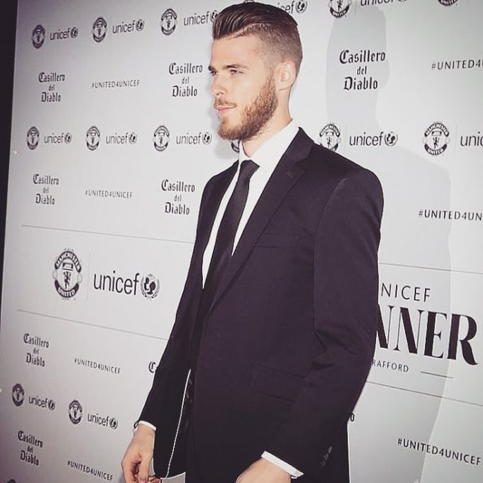 David De Gea posando para una fotografía 