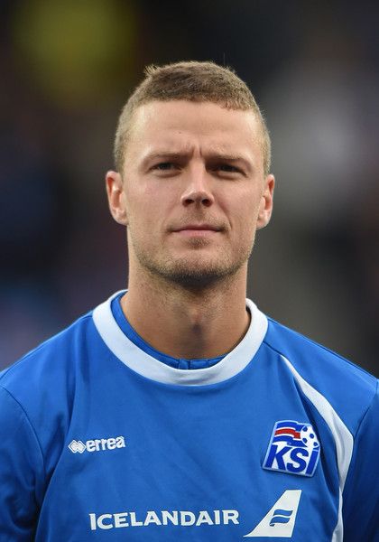 Ragnar Sigurðsson jugador de la seleción de Islandia 